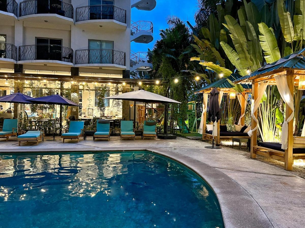 Pacific Suites Boutique Hotel And Bistro ฆาโก ภายนอก รูปภาพ